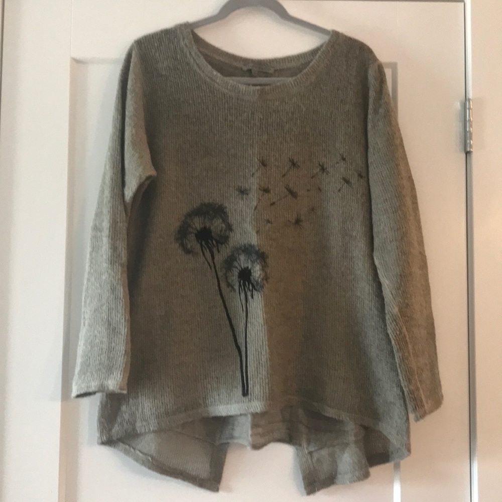 Beautiful delicate tunic sweater